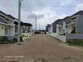 rumah 2 menit ke gedung BPK keuangan Banyumanik