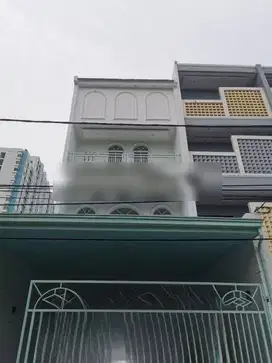Rumah Meruya Utara 4 Lantai Kavling DKI dekat karang tengah dan puri jakarta barat Brand New