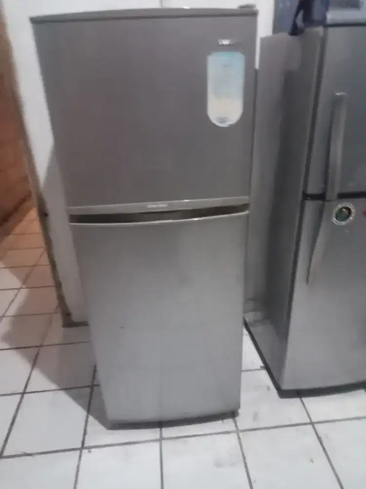 Samsung dua pintu