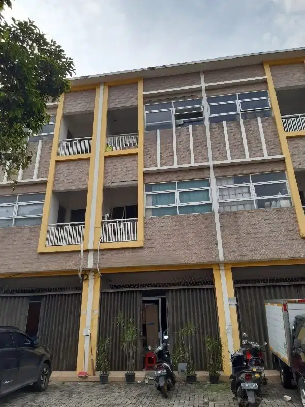 RUKO GANDENG PATRA TOMANG 3 LANTAI ADA 3 UNIT COCOK UNTUK KANTOR