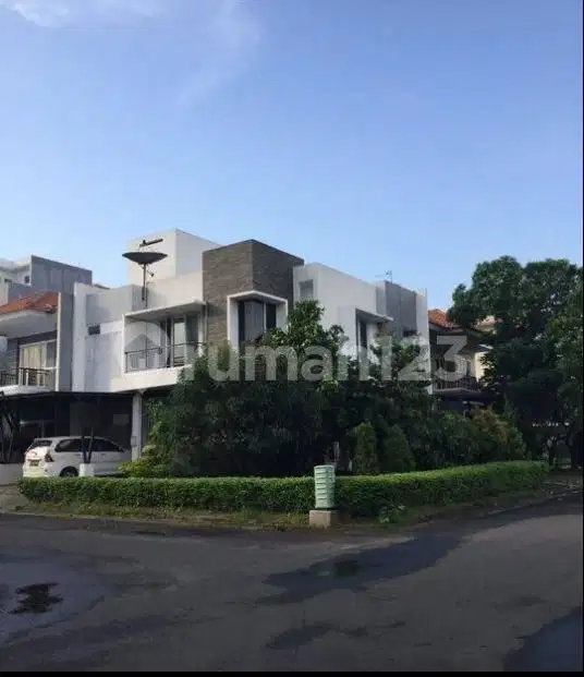 MURAH, RUMAH DI ANCOL DALAM CLUSTER 2 LANTAI HUK, 214m, SEMI FURNISH
