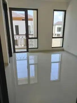 Dijual Rumah 2 Lantai Nyaman & Asri di Podomoro Park
