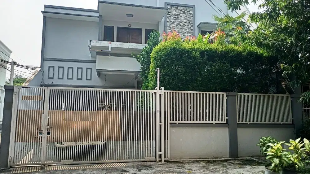 Rumah di Bendungan Hilir terawat siap huni