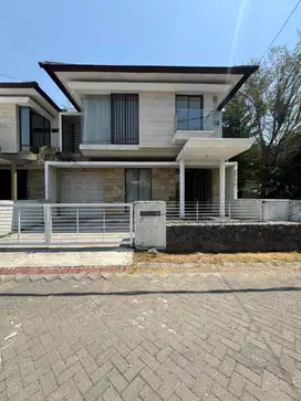JUAL SEWA RUMAH PANTAI MENTARI SIAP HUNI BAGUS dkt Kenjeran Pakuwon