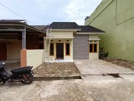 RUMAH BARU SIAP HUNI LOKASI STRATEGIS AMAN DAN BEBAS BANJIR