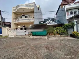 Rumah Taman Surya 3 ukuran 2.5 Lantai Siap Huni 9 x 18 Cengkareng