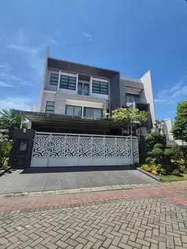 RUMAH CITRALAND 3,5 LANTAI ADA LIFT ROOFTOP dkt Gwalk Honda