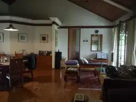 Dijual Rumah di Jl. Setrasari Kulon Raya, Kota Bandung