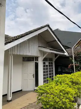 Disewakan Rumah 1 Lantai Luas di Margahayu Raya