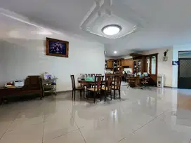 RUMAH KOMPLEK GREEN GARDEN SIAP HUNI JALAN BOULEVARD