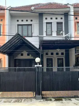 Disewakan Rumah 2 Lantai di Taman Harapan Baru, Harapan Indah, Bekasi