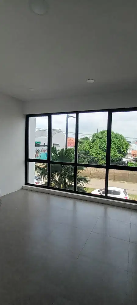 Ruko bagus siap Pakai 3 lantai di lippo karawaci
