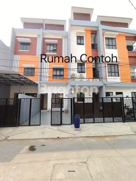 RUMAH 3 LANTAI TA JUNG DUREN