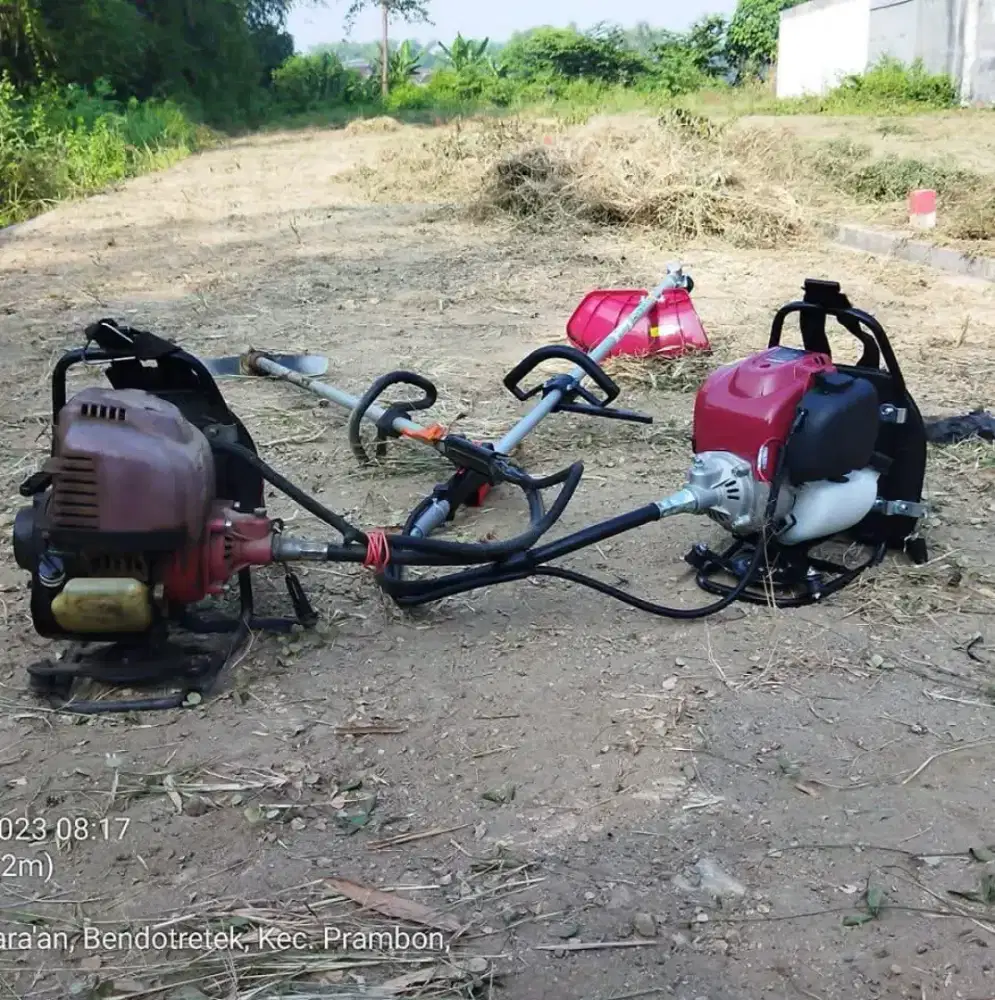 Tukang potong rumput