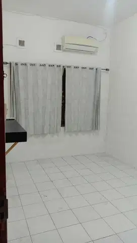 Rumah Siap Huni di Taman Holis Indah 1 cluster nyaman
