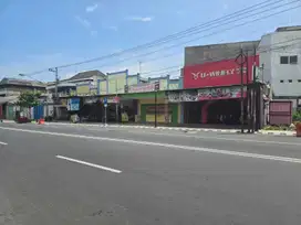 Toko Strategis di Jalan Ahmad Yani Dekat Masjid Raya Sheikh Zayed Solo