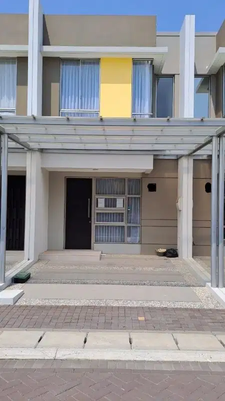 TERMURAH Disewakan Rumah PIK2 4.5x10 2 Lantai hanya 35juta/tahun
