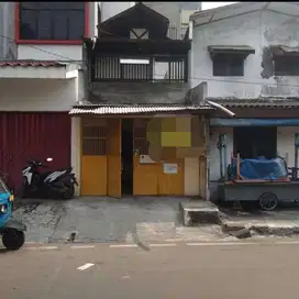 Dijual Rumah Tua Kepu Timur