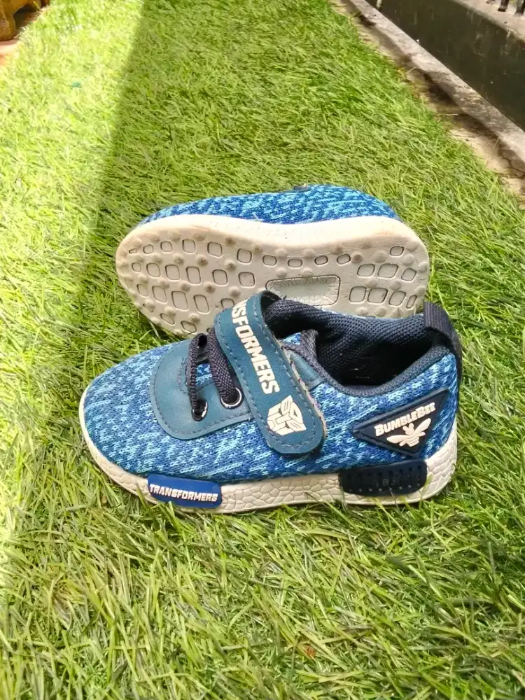 Sepatu bayi second