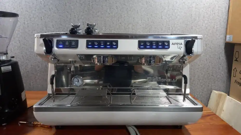Mesin Kopi Simonelli Appia Life