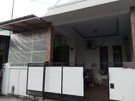 rumah dekat alun-alun dan stasiun