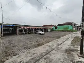 Resto tempat makan area Karanganyar