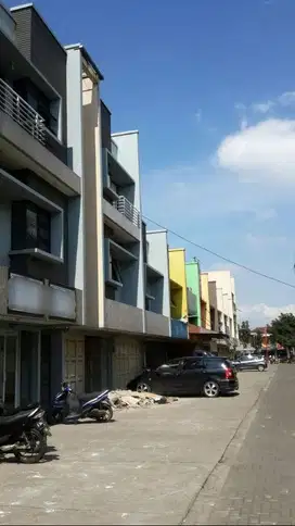 JUAL MURAH, SHM Strategis Ruko 3 Lt Dkt Pintu Tol Buah Batu Bandung