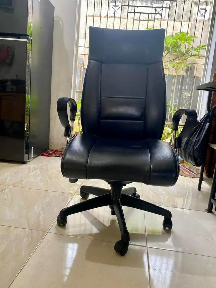 Kursi Kantor Bos