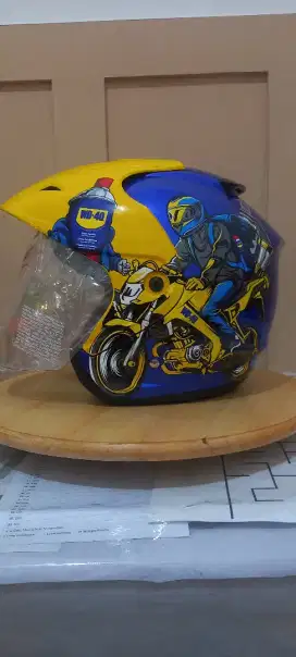 Helm WD 40 sponsor