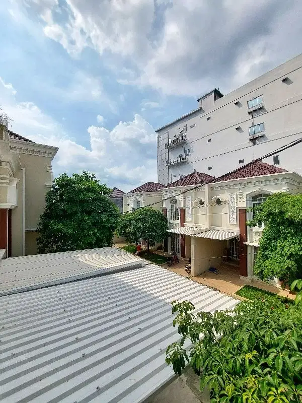 RUMAH BARU DALAM TOWNHOUSE AKSES LEBAR DI CONDET JAKARTA TIMUR