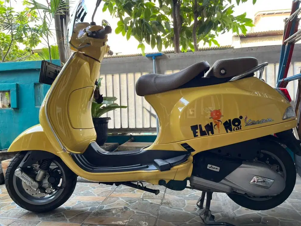 Vespa matic LX125 mulus banyak bonus