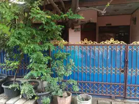 Rumah Dua Lantai Bebas Banjir di Perumnas 3 Kota Bekasi Jawa Barat