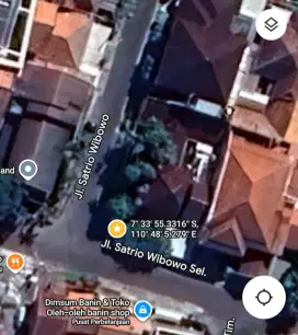 RUMAH DI TENGAH KOTA SURAKARTA