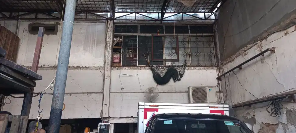 DIJUAL LAHAN DAN BANGUNAN RUMAH DI JEMBATAN LIMA COCOK UNTUK USAHA