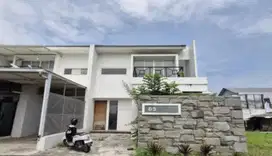 RUMAH DI PERUM DE CASA RESIDENCE KAV -3, LAKARSANTRI SURABAYA
