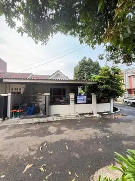 Disewakan Rumah Hook di Cluster Ebony Taman Royal 3, Tangerang