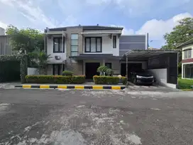 Rumah Mewah di Cluster Elite Colomadu Gonilan Kartasura Solo