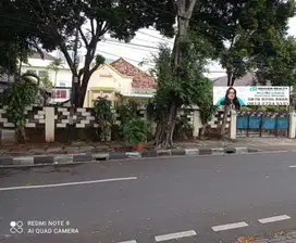 Dijual Rumah bisa Usaha LT 1080 nego Cepat Cikini Jakarta Pusat