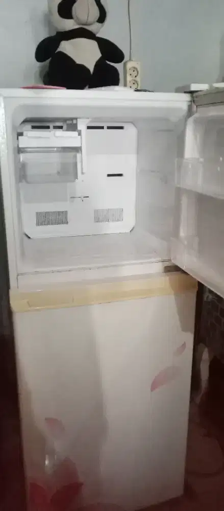 Kulkas Sharp 2 pintu