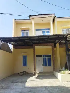 Rumah di jual 2 lantai bonus pintu Per-kamar