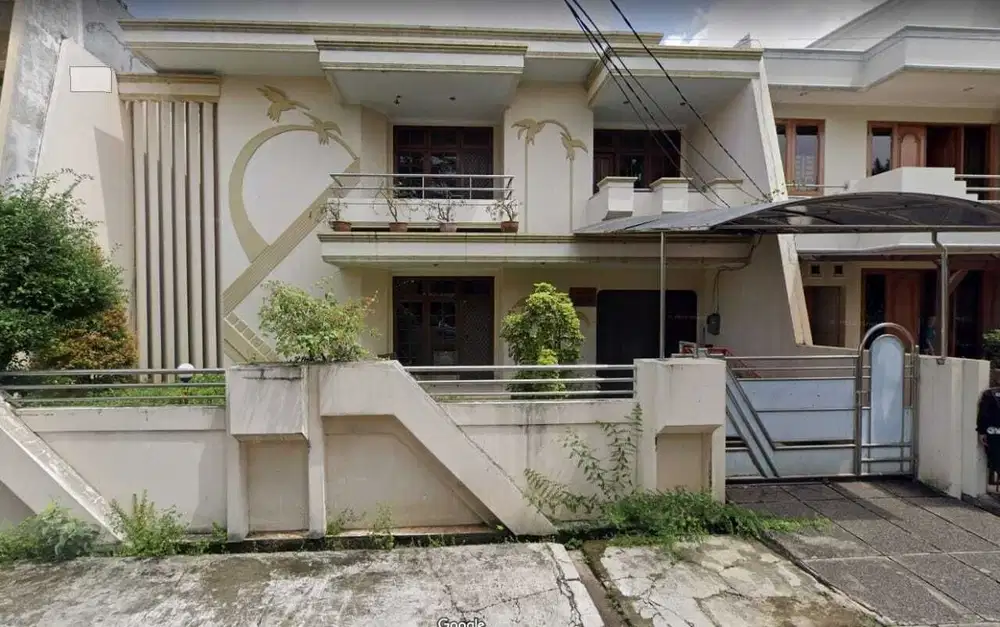 Rumah Asri 2 Lantai Dekat Kawasan Bisnis & Pendidikan di Puri Indah