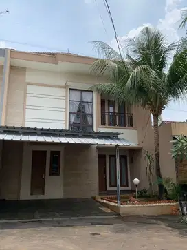 Dijual rumah minimalis di duren tiga dalam town house