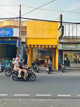 Dijual Tempat Usaha di Sumur Batu Raya, 74m2, sangat Strategis, daerah Padat dan Ramai.