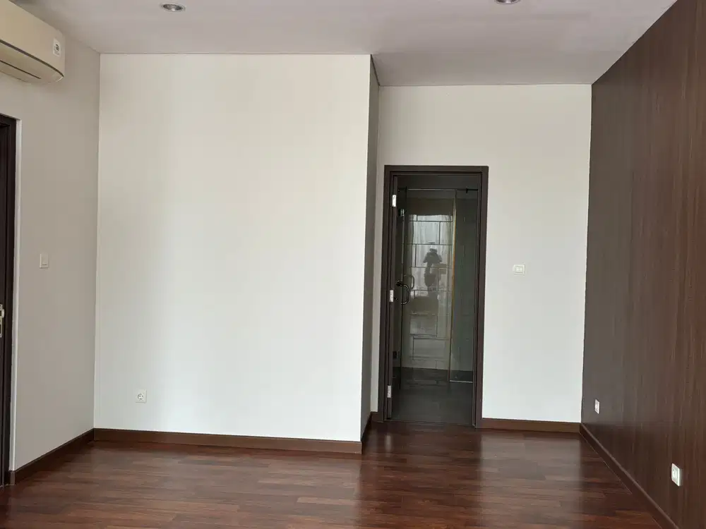 Disewakan rumah 2 lantai Di Serenia Hills, Lebak Bulus Jakarta Selatan