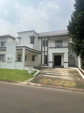 Rumah Mewah area golf kamar banyak Telaga golf BSD