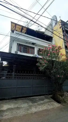 Dijual rumah 3 lantai luas 170m2 9,5x17 di Pasar Baru Jakarta Pusat