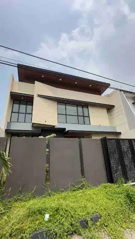 jual rumah baru mewah di Kertajaya indah timur kawasan elite