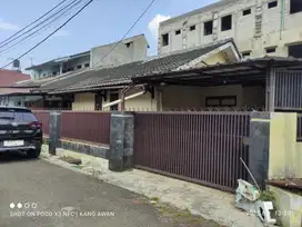 Jual rumah STRATEGIS cocok untuk INVESTASI Metro Margahayu