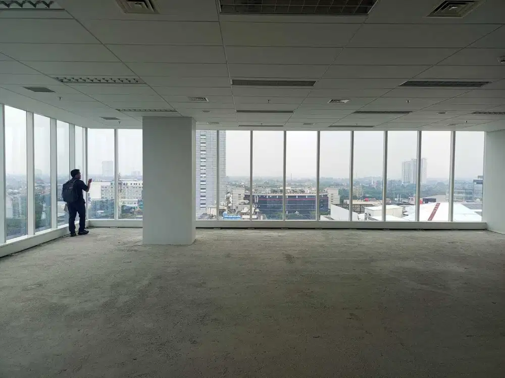 SEWA KANTOR TREMBESI TOWER BARE LUAS 247 SQM