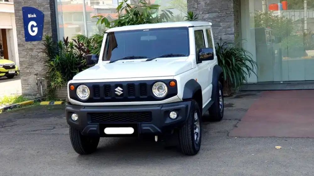 Km5rb suzuki jimny 3 door matic 2025 putih pajak panjang